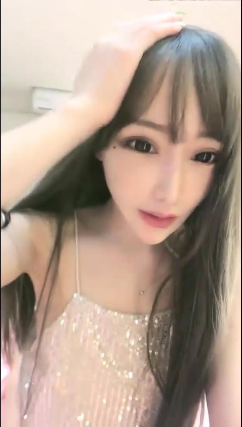 奶油甜心高颜值妹子和炮友直播啪啪啪!声音温柔动听!